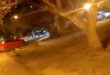 Photo of Video: manejó como loco entre la gente en una plaza de Sauce Viejo