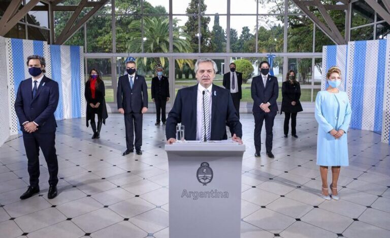 Photo of El presidente tomó la promesa a alumnos de todo el país y ponderó la figura de Belgrano