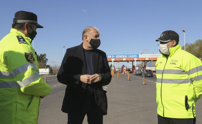 Photo of Perotti: “La curva de contagios se ha acelerado, por eso aumentamos los controles de ingresos a la provincia”