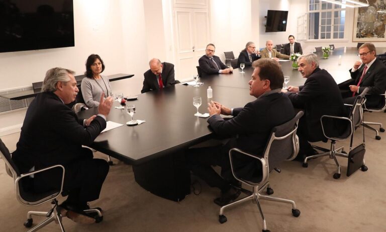 Photo of Comenzó la reunión entre Alberto Fernández y el CEO de Vicentin