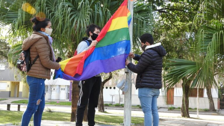 Photo of El Gobierno de Santa Fe conmemorará los 10 años del Matrimonio Igualitario