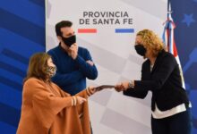 Photo of El Gobierno provincial entregó subsidios por más de 5 millones de pesos a escuelas