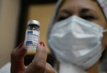 Photo of Un tercio de trabajadores sanitarios ya recibió la vacuna contra el COVID-19