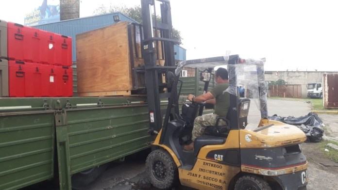 Photo of Partieron desde CABA los camiones que traen el hospital militar a Santa Fe