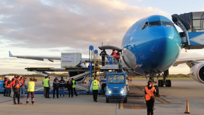 Photo of Partió un avión a Rusia y llegan hoy un millón de dosis de China