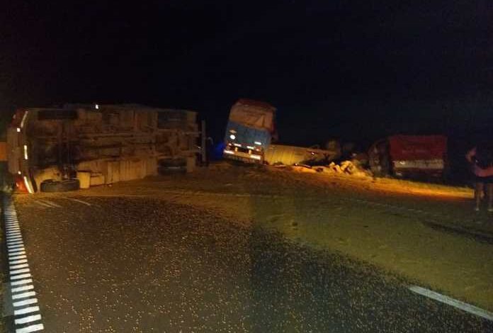 Photo of Otro accidente fatal: camionero chocó contra acoplado y perdió la vida