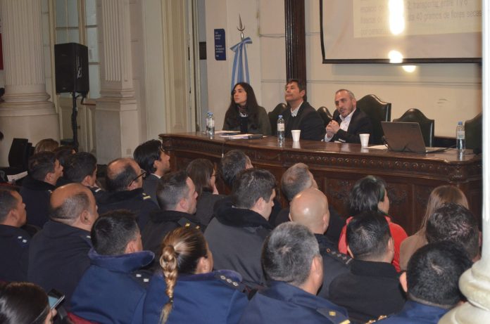 Photo of La Policía de Santa Fe fue capacitada sobre cannabis medicinal