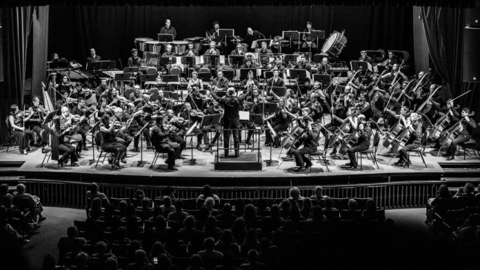 Photo of La Orquesta Sinfónica de Santa Fe saldrá de gira: “El arte necesita ir donde está el pueblo”