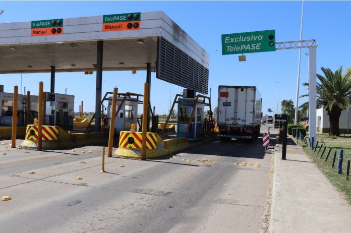 Photo of Buscan destrabar conflicto con trabajadores de peajes