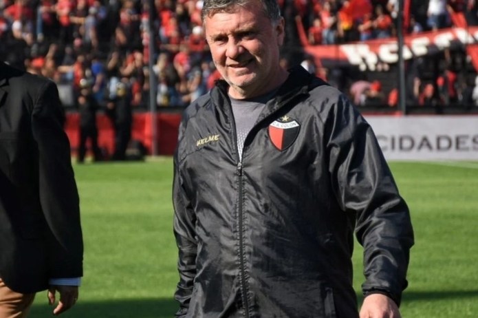 Photo of Adrián Marini renovó su contrato con Colón