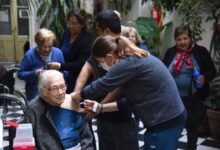 Photo of Comenzó la vacunación antigripal en las residencias de adultos mayores