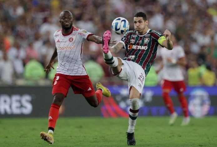 Photo of Fluminense igualó 2 a 2 frente al Inter de Coudet con dos goles del argentino Germán Cano