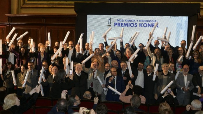 Photo of Los logros de la ciencia santafesina brillaron en los Premios Konex