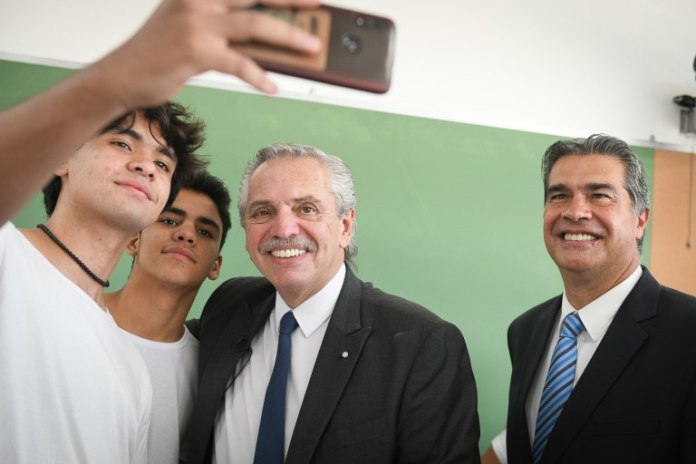 Photo of Fernández felicitó a Zdero y le deseó un “próspero futuro” a Chaco