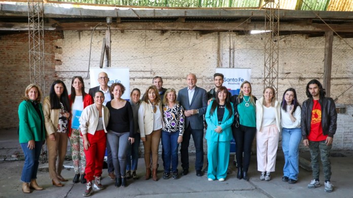 Photo of Perotti firmó el acta para la construcción del nuevo edificio del Instituto Nº8 “Almirante Brown”