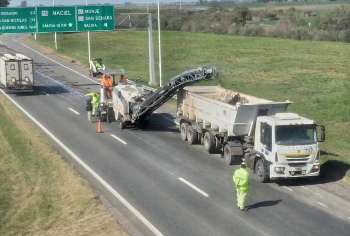 Photo of Continúa la reparación de la calzada de la Autopista Rosario-Santa Fe