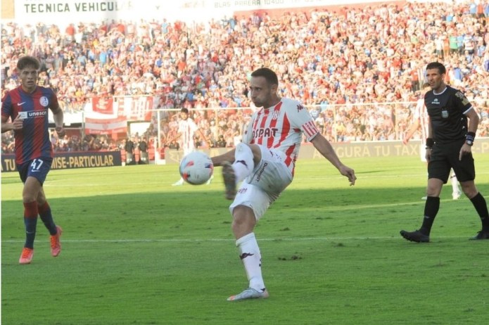 Photo of Unión enfrenta a San Lorenzo en el 15 de abril con la necesidad de sumar de a tres