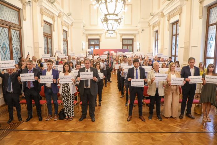 Photo of Santa Fe recordó a las víctimas del Holocausto