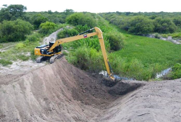 Photo of Emergencia hídrica: Provincia hace cerrar canales clandestinos que inundaban campos