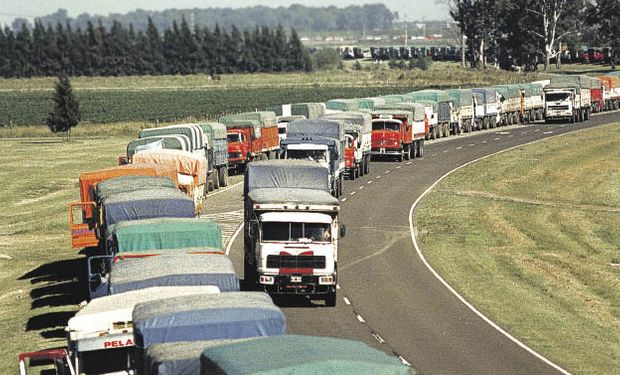 Photo of Esperan entre 15 y 20 mil camiones diarios con carga en rutas santafesinas