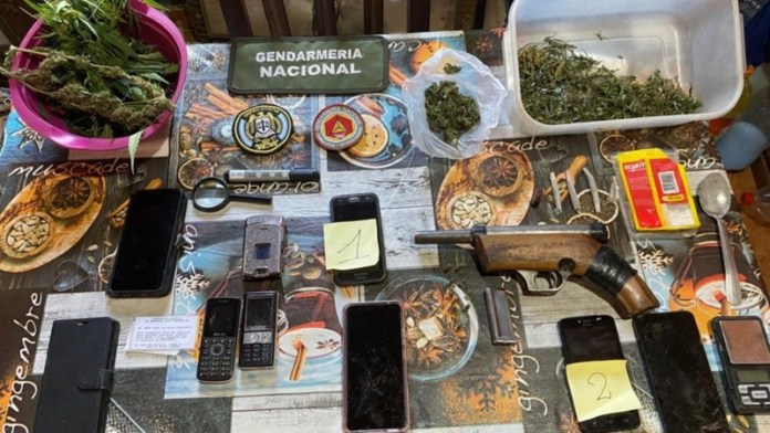 Photo of 24 allanamientos simultáneos contra el narcotráfico en el sur de la provincia