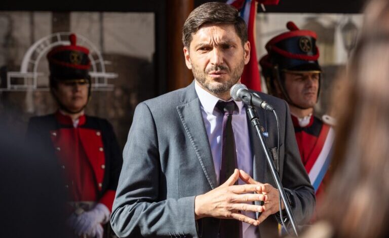 Photo of Pullaro encabezó el homenaje al Brigadier Estanislao López