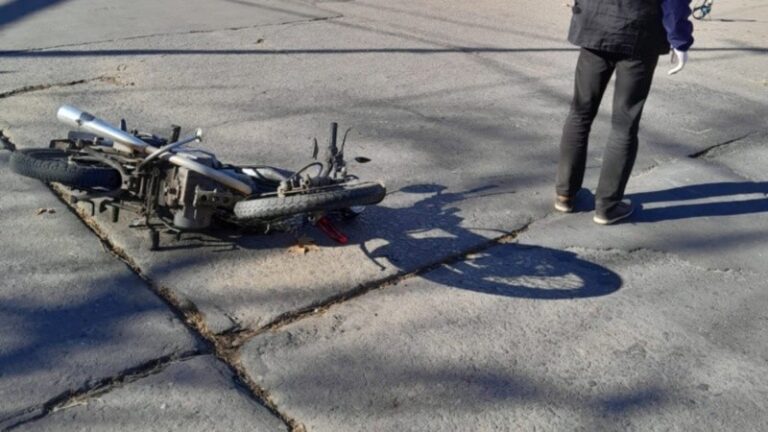 Photo of En un fuerte accidente en barrio La Tablada murió un motociclista