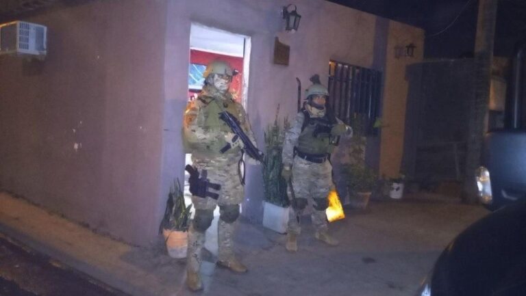 Photo of Clan Funes: secuestraron cocaína, un arma y dólares