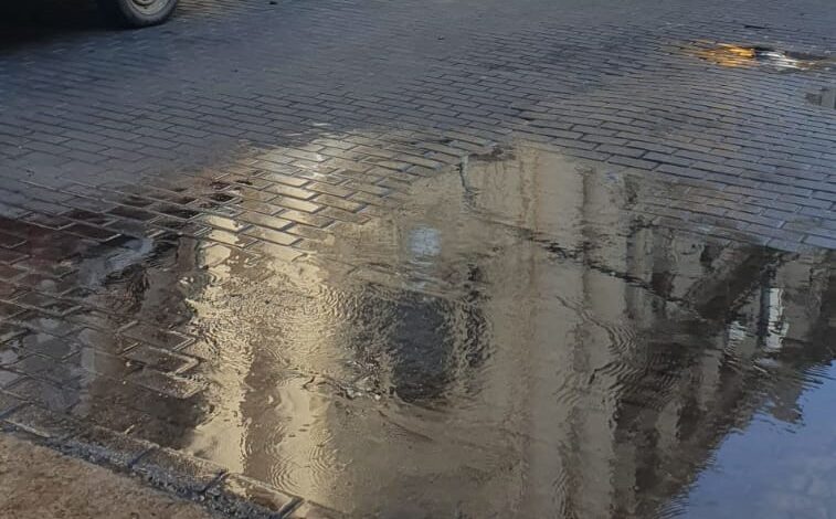 Photo of Rotura de caño en plena peatonal San Martín