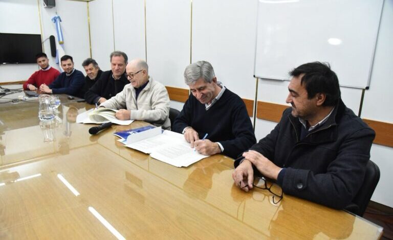 Photo of La EPE y la UTN Rosario firmaron un convenio para evitar “enganchados” al servicio de energía