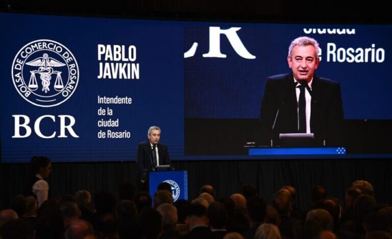 Photo of Javkin en la Bolsa de Comercio: “Siempre fue el interior el que le marcó el camino al país sobre cómo crecer”