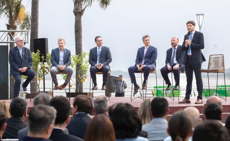 Photo of Pullaro: “Fortalecer el Litoral es aportar para que la Argentina salga adelante”