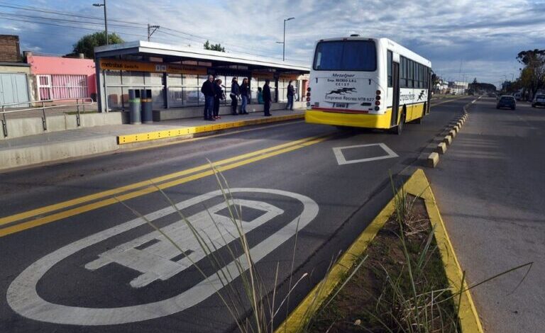 Photo of Las empresas de transporte urbano pagaron el sueldo a choferes y se desactivó el posible paro en Santa Fe