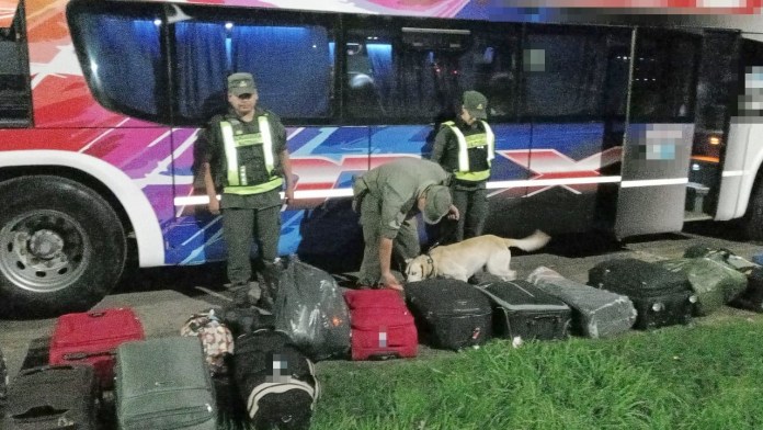 Photo of Incautaron 5 kilos de cocaína en una mochila en la autopista Santa Fe-Rosario