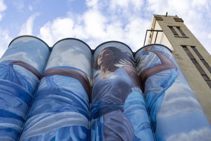 Photo of Rosario se viste de arte: Martín Ron finalizó su mural en el macro